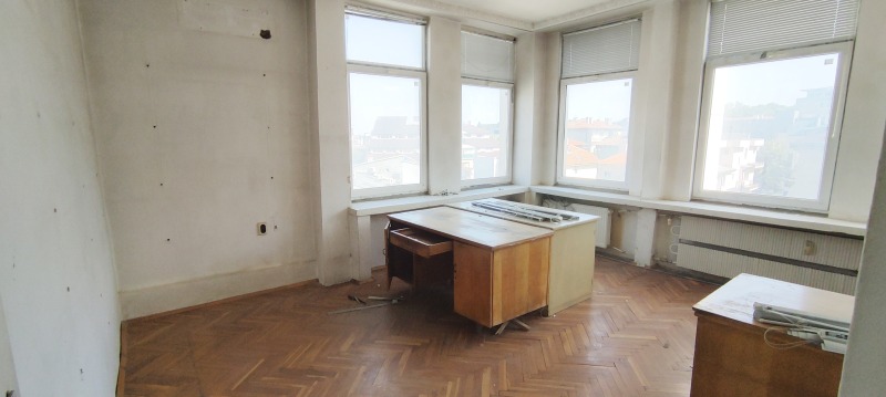 Дава под Наем ОФИС в град Шумен, Център - 24 кв.м / 184.07 € » 360 лв., БУЛГАРТРАНС