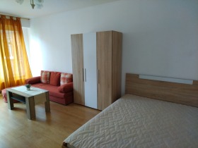 Studio Iztok, Pernik