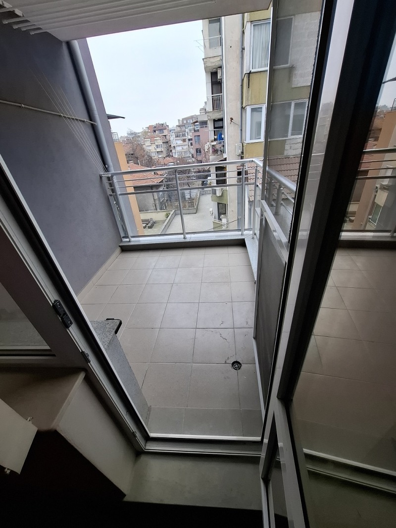 Дава под наем 2-СТАЕН, гр. Пловдив, Център, снимка 17 - Апартаменти - 52813486