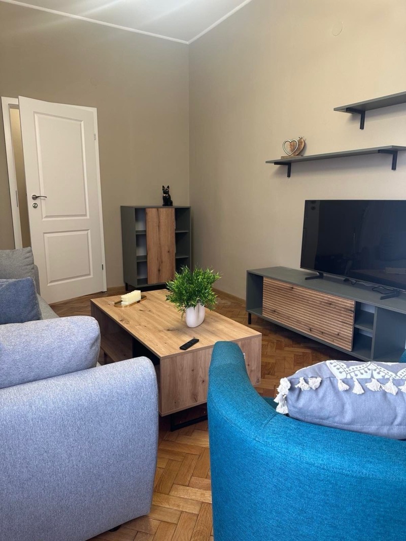 Zu vermieten  2 Schlafzimmer Sofia , Zentar , 90 qm | 23235534