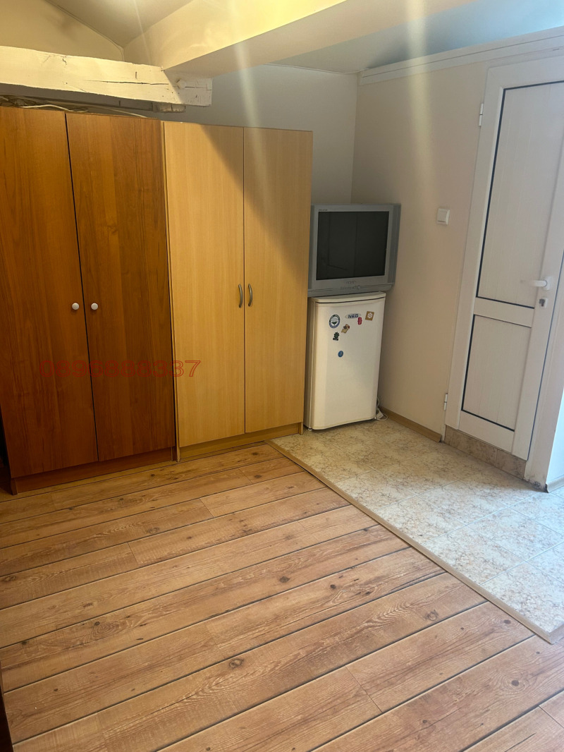 Дава под наем СТАЯ, гр. София, Център, снимка 2 - Стаи под наем - 52873038