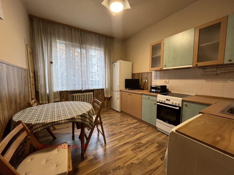 Дава под нем  2-стаен, град София, Докторски паметник •  500 EUR • ID 35540725 — holmes.bg - [1] 