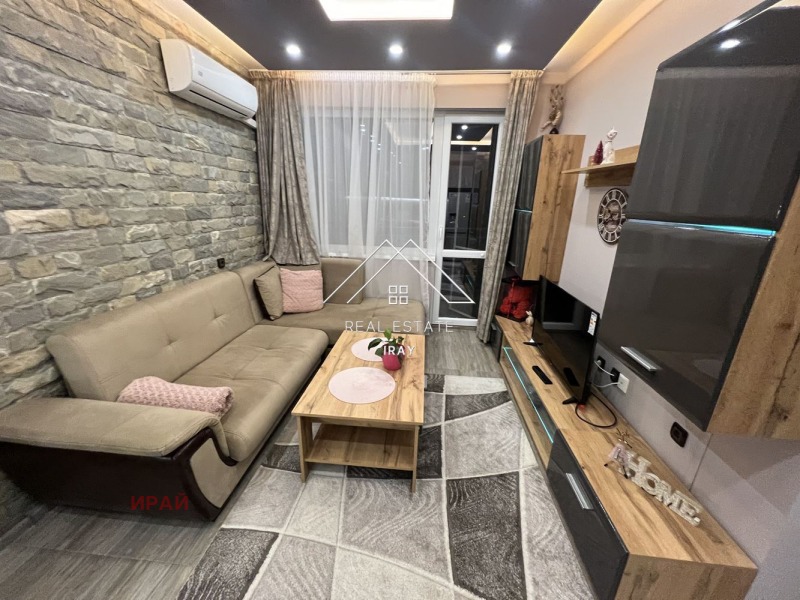 Издаје се  1 спаваћа соба Стара Загора , Три чучура - центар , 45 м2 | 85720319