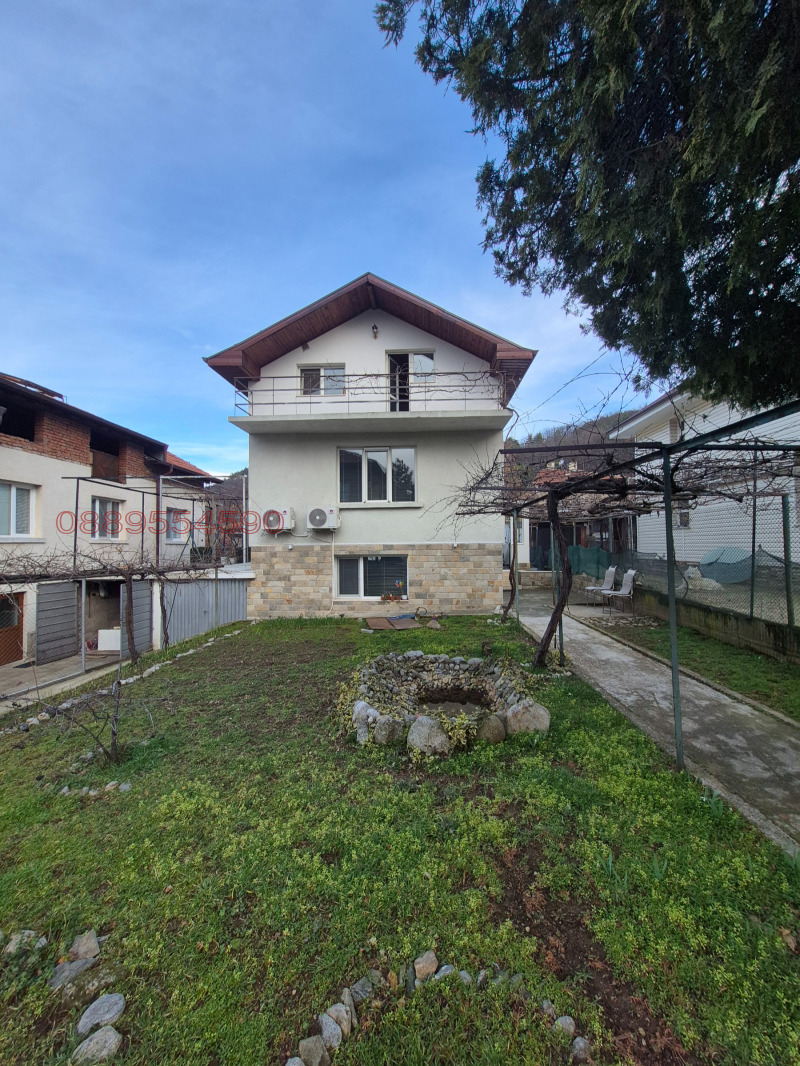 Дава под наем КЪЩА, гр. Дупница, област Кюстендил