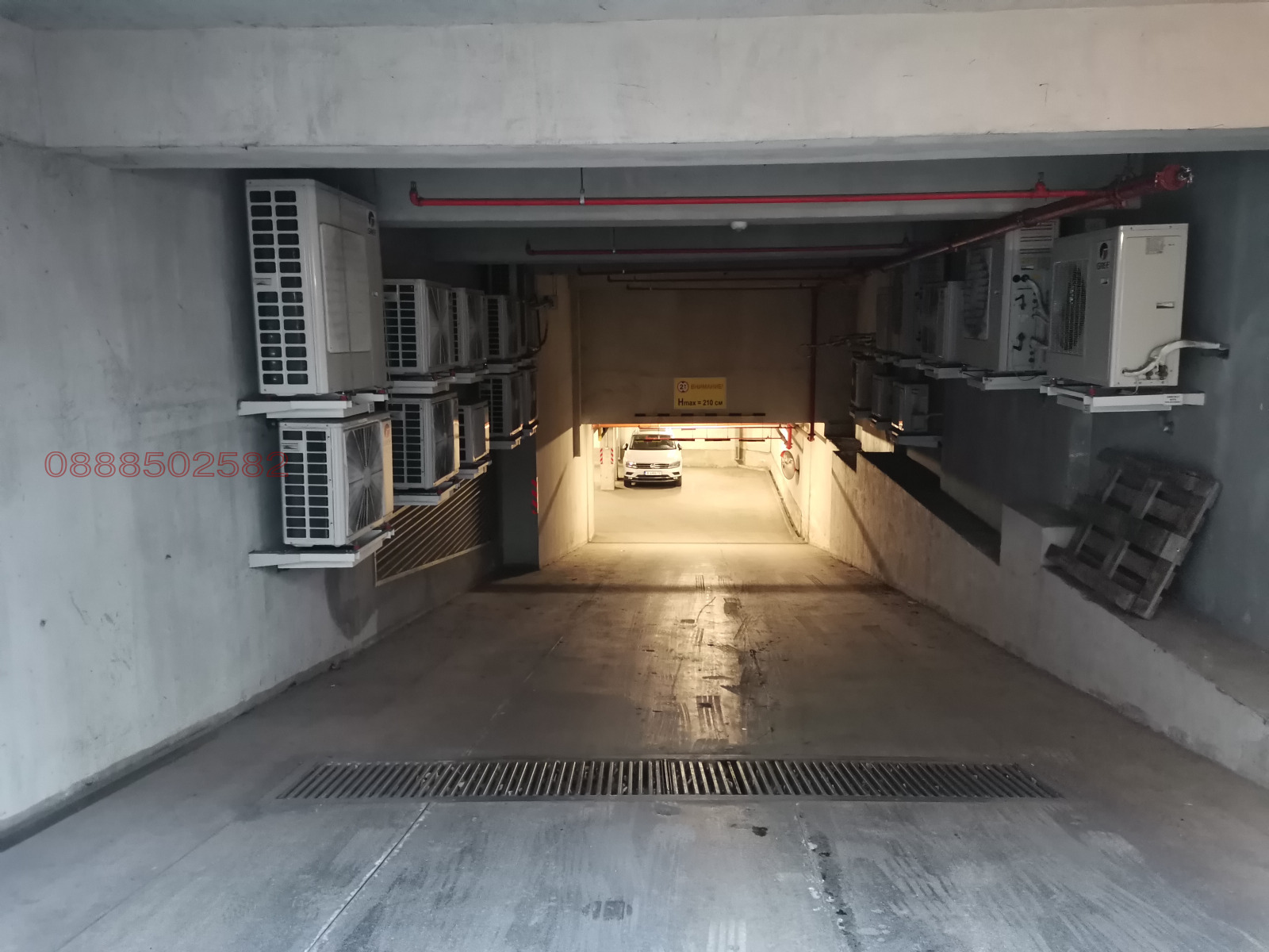 Дава под наем ГАРАЖ, ПАРКОМЯСТО, гр. Варна, Централна поща, снимка 2 - Гаражи и паркоместа - 54038152