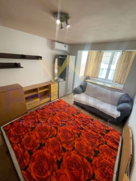 Studio Operata, Varna 6