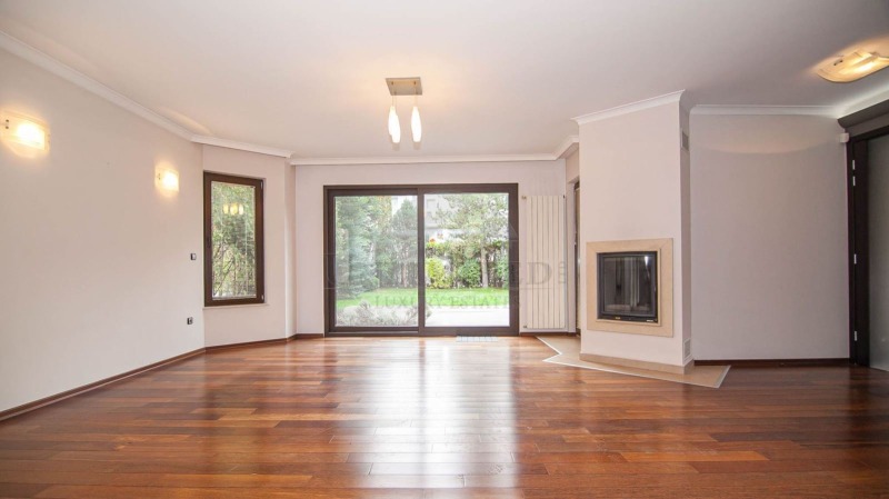 De inchiriat  Casa Sofia , Simeonovo , 364 mp | 58383258 - imagine [4]