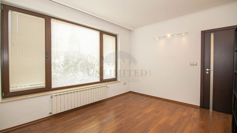 De inchiriat  Casa Sofia , Simeonovo , 364 mp | 58383258 - imagine [16]