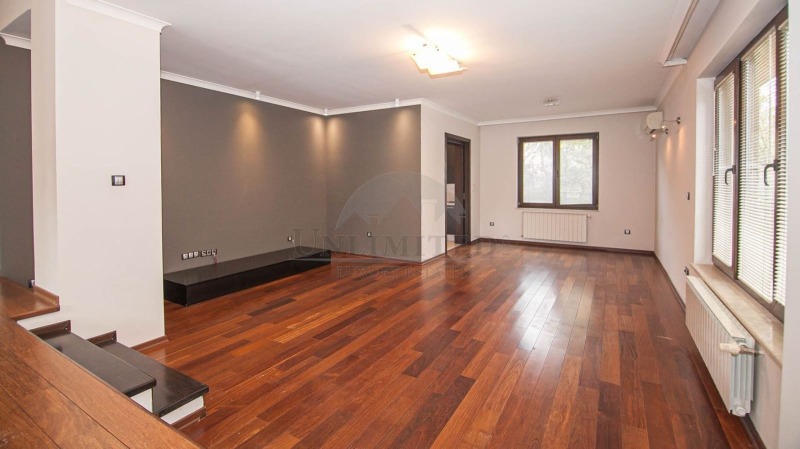 De inchiriat  Casa Sofia , Simeonovo , 364 mp | 58383258 - imagine [2]