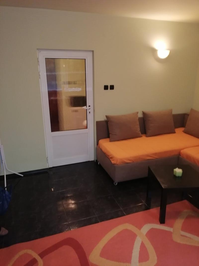 De inchiriat  Studio Sofia , Musagenița , 42 mp | 45642538