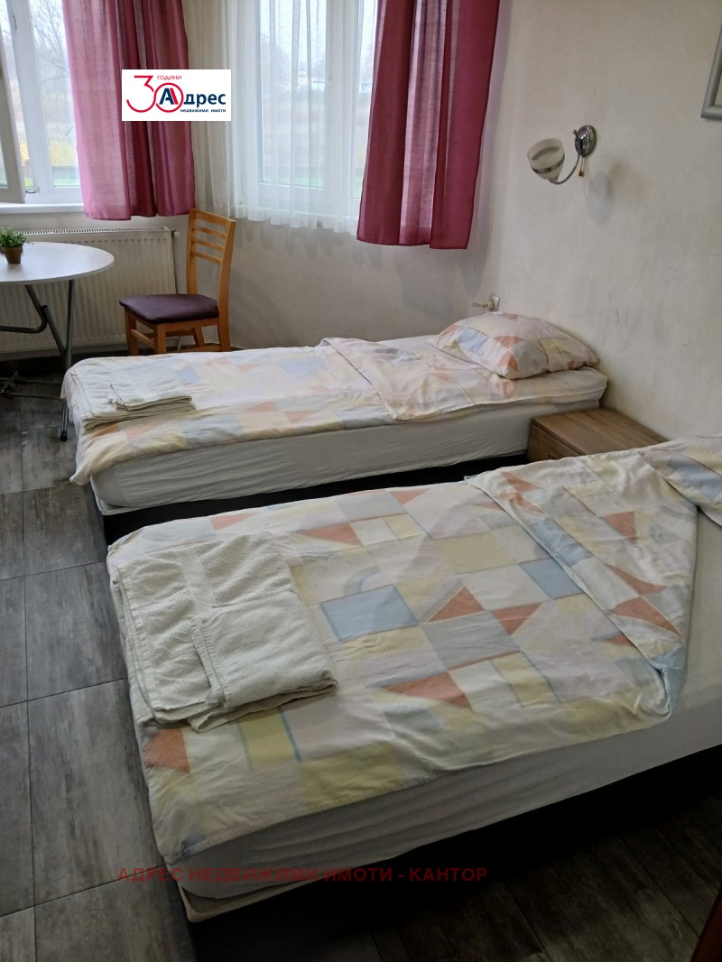 Дава под наем ЕТАЖ ОТ КЪЩА, гр. Пазарджик, Център, снимка 4 - Етаж от къща - 52623508