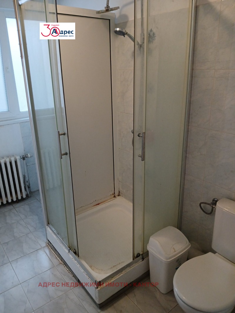 Дава под наем ЕТАЖ ОТ КЪЩА, гр. Пазарджик, Център, снимка 3 - Етаж от къща - 52623508