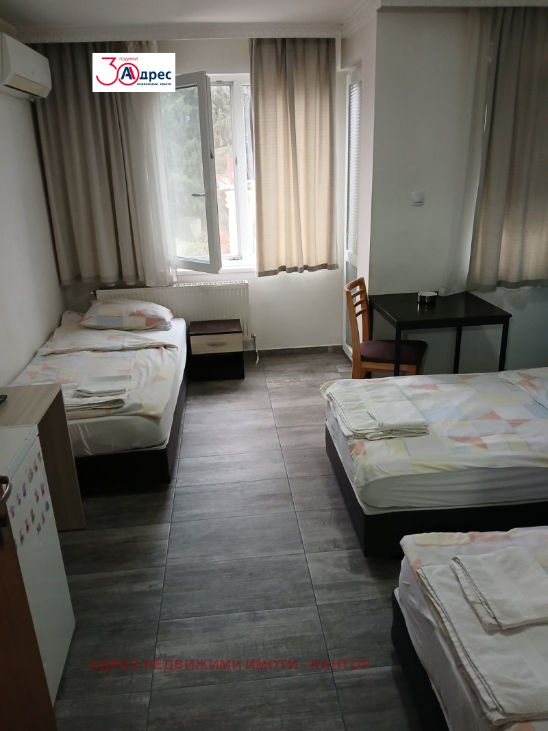 Дава под наем ЕТАЖ ОТ КЪЩА, гр. Пазарджик, Център, снимка 2 - Етаж от къща - 52623508