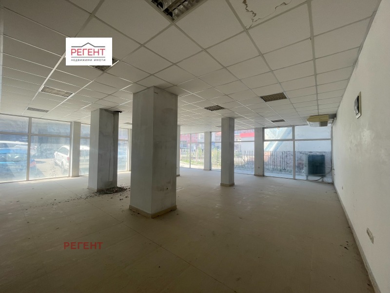 Дава под Наем МАГАЗИН в град Габрово, Център - 229 кв.м / 766.94 € » 1 500 лв., РЕГЕНТ