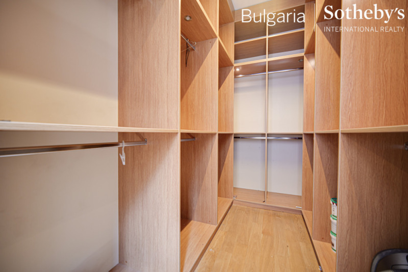 För uthyrning  3 sovrum Sofia , Centar , 200 kvm | 51796402 - bild [10]