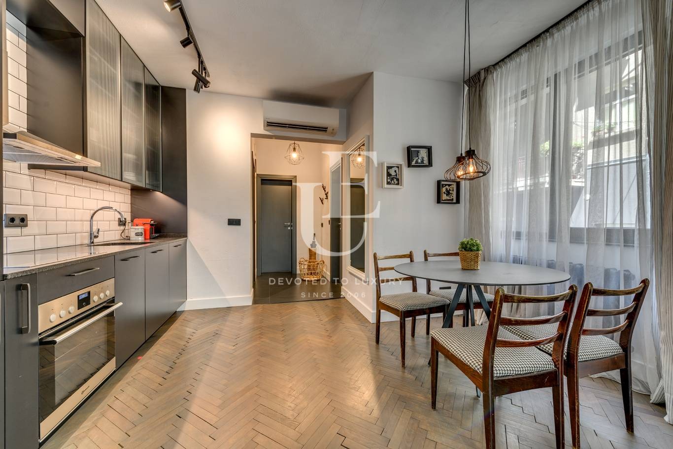 Дава под наем 2-СТАЕН, гр. София, Център, снимка 2 - Апартаменти - 53945078