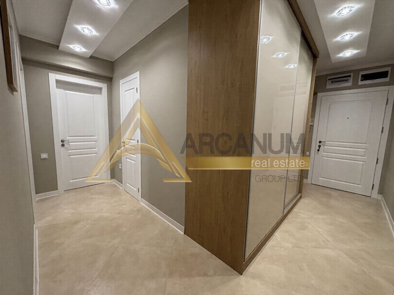 Дава под наем 3-СТАЕН, гр. Варна, Център, снимка 4 - Апартаменти - 54218645