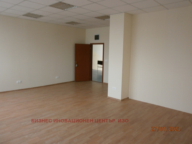 Дава под Наем ОФИС в град София, 7-ми 11-ти километър - 46 кв.м / 322 € » 629.78 лв., БИЗНЕС ИНОВАЦИОНЕН ЦЕНТЪР ИЗОТ АД