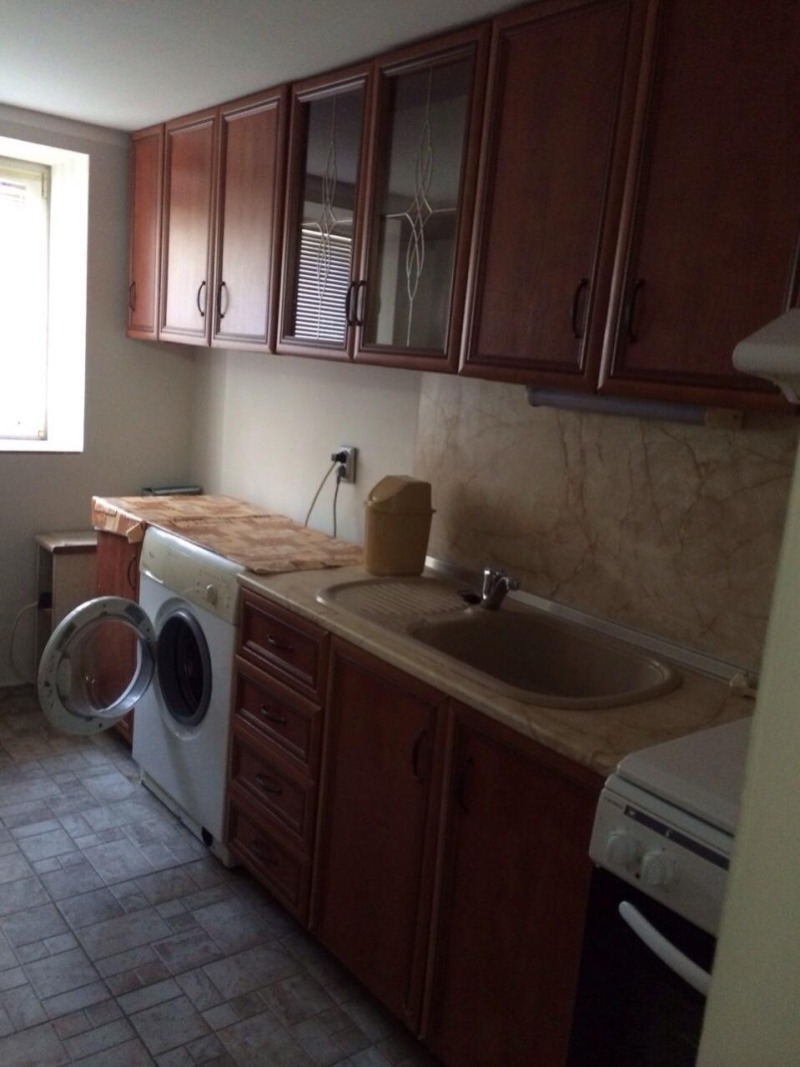 Para alugar  Estúdio Plovdiv , Gagarin , 52 m² | 69800058