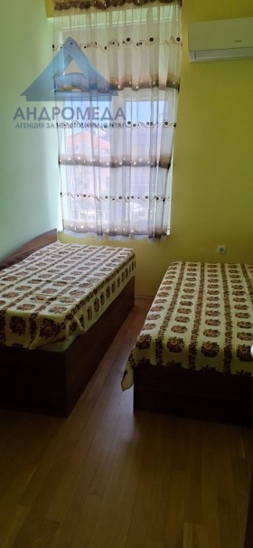 1 chambre Idealen tsentar, Pleven 11