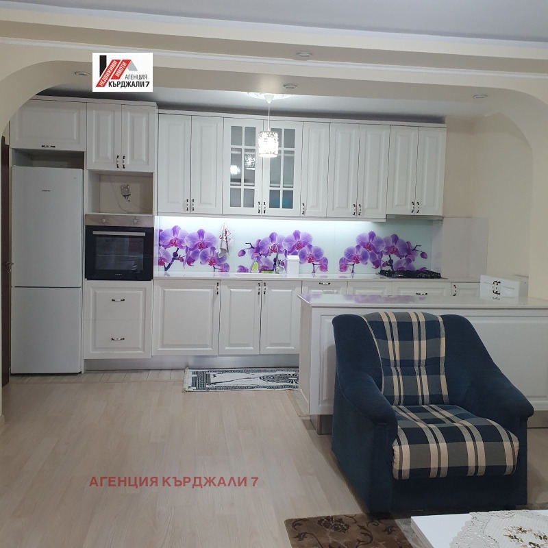 A louer  2 chambres Kardjali , Vazrojdentsi , 95 m² | 21048022