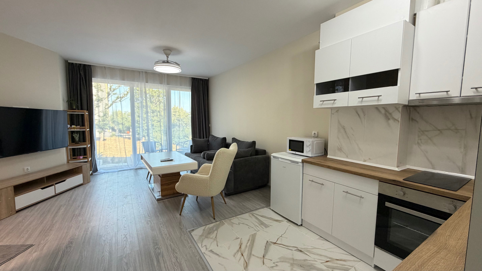 Дава под наем 2-СТАЕН, гр. Варна, к.к. Св.Св. Константин и Елена, снимка 2 - Апартаменти - 55843524