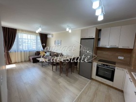 1 Schlafzimmer Pobeda, Warna