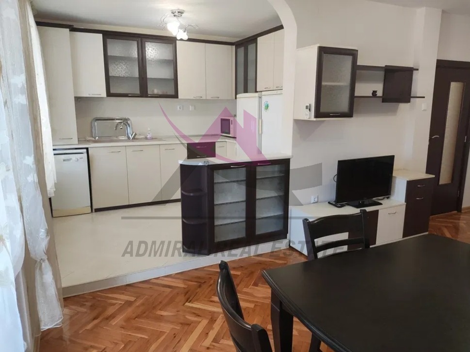 Дава под наем  3-стаен град Варна , Зимно кино Тракия , 220 кв.м | 44241788