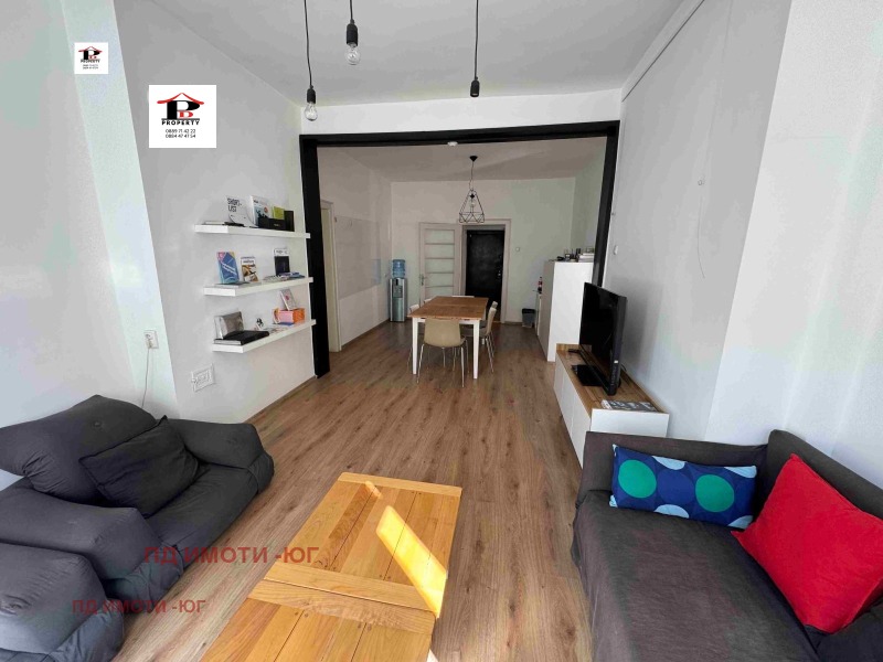 Zu vermieten  3+ Schlafzimmer Sofia , Zentar , 160 qm | 11431441 - Bild [4]