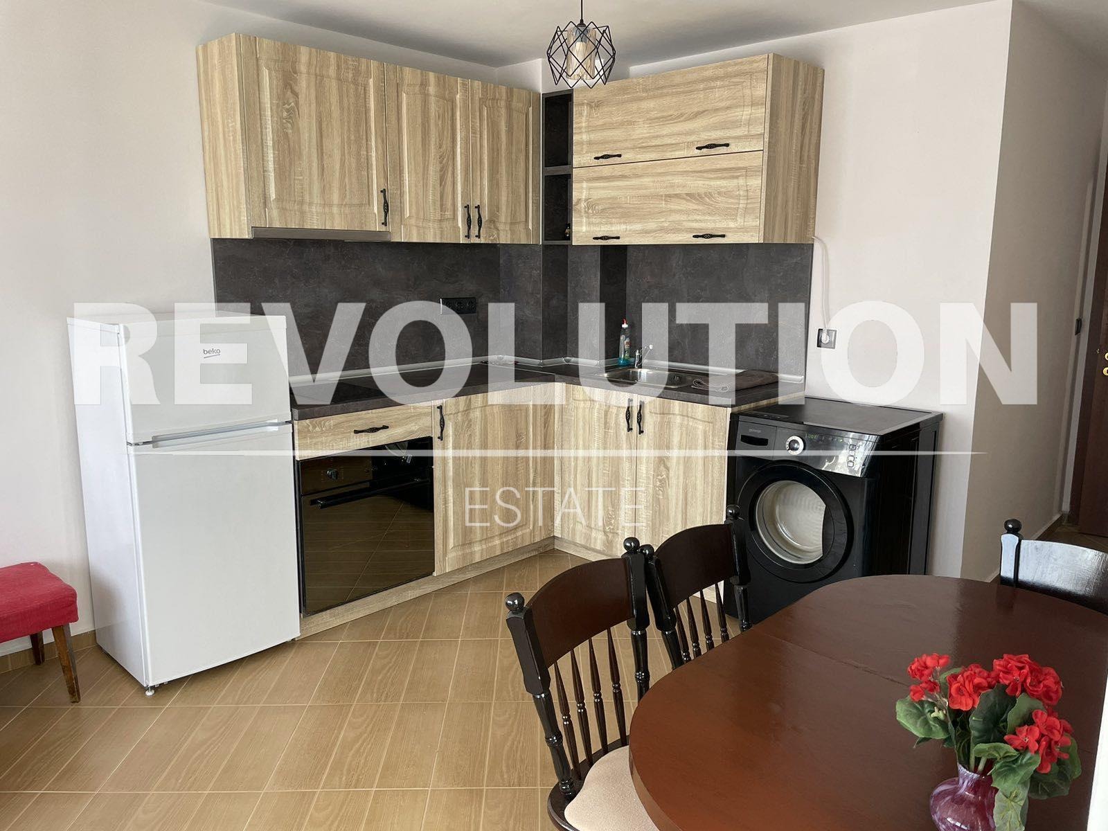 Дава под наем 2-СТАЕН, гр. Варна, ВИНС-Червен площад