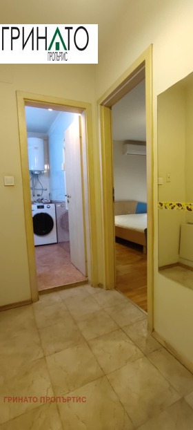 1 quarto Geo Milev, Sofia 10