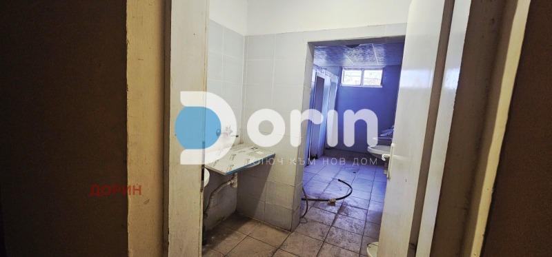 Дава под наем ПРОМ. ПОМЕЩЕНИЕ, гр. Пловдив, Индустриална зона - Тракия, снимка 4 - Производствени сгради - 52512672