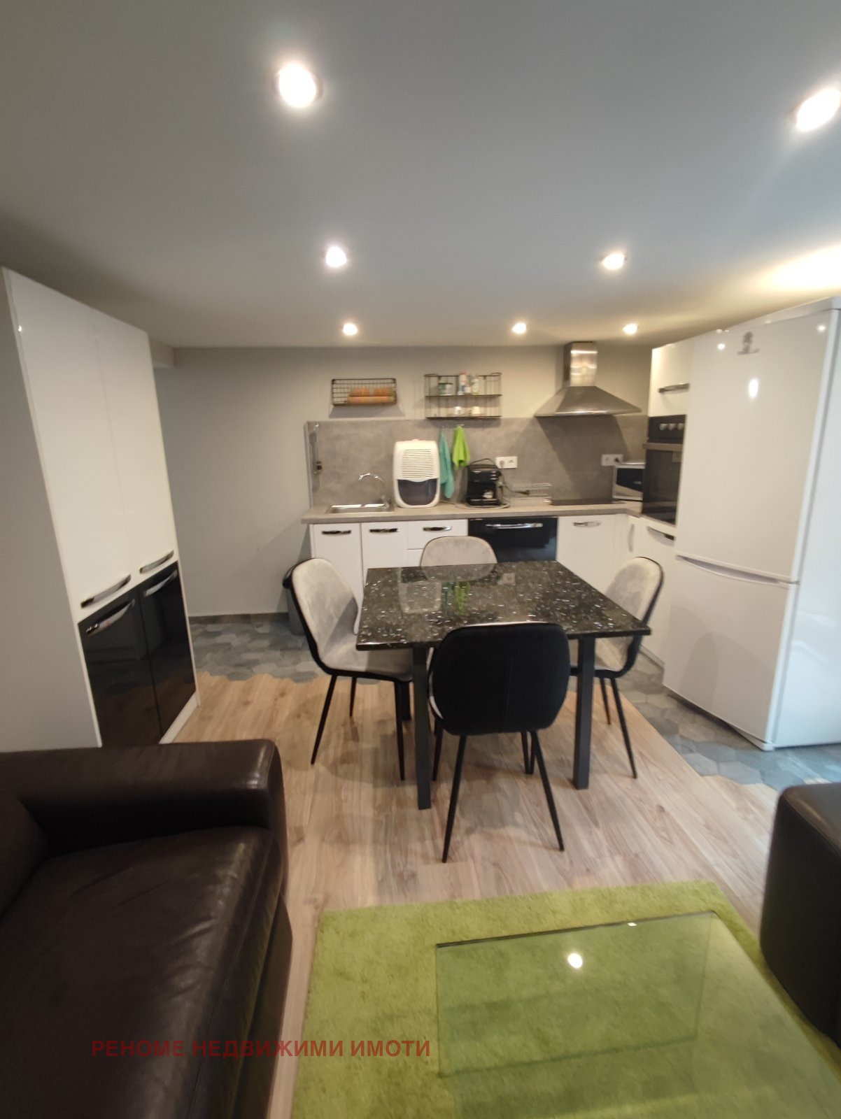 Дава под наем 2-СТАЕН, гр. София, Център