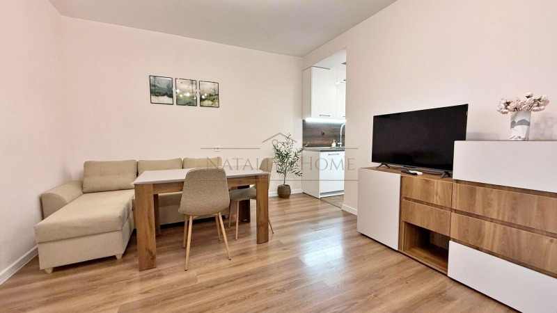 Дава под наем ЕТАЖ ОТ КЪЩА, гр. Бургас, област Бургас