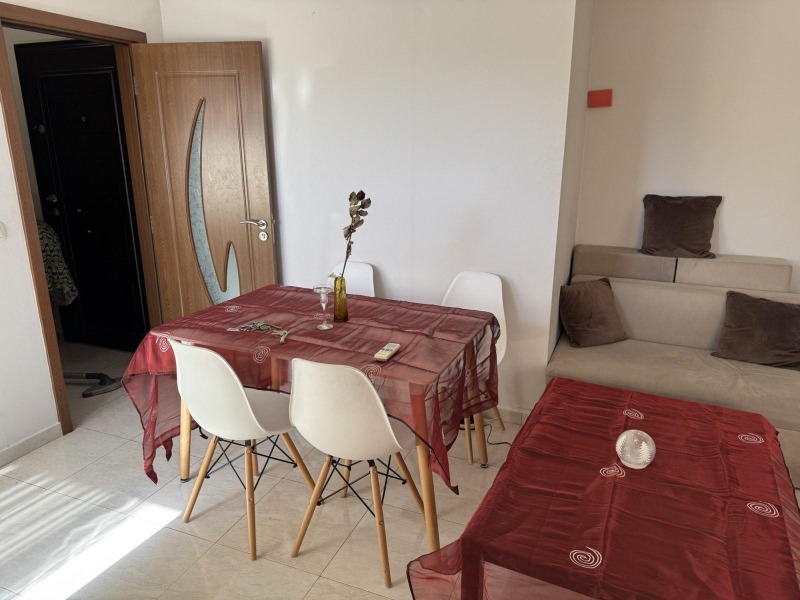 Zu vermieten  1 Schlafzimmer Plowdiw , Zentar , 70 qm | 30655537