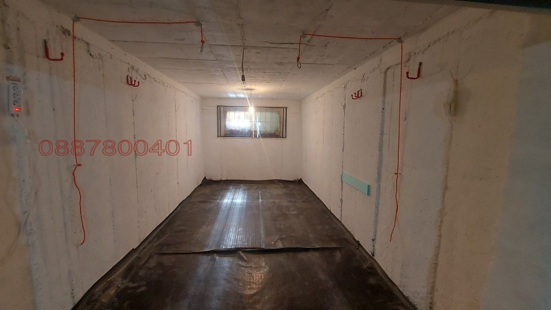 Дава под наем ГАРАЖ, ПАРКОМЯСТО, гр. София, Зона Б-5, снимка 2 - Гаражи и паркоместа - 53487698