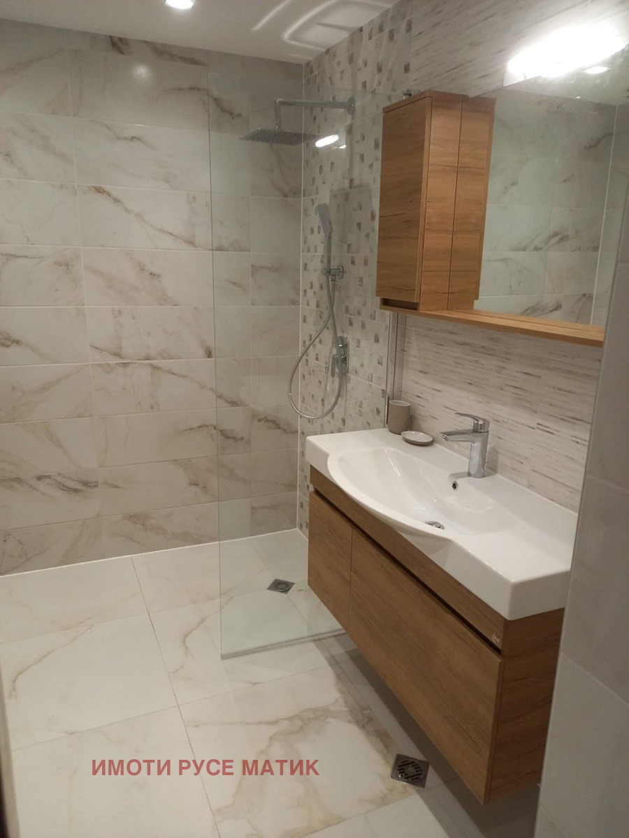 Дава под наем МНОГОСТАЕН, гр. Русе, Център, снимка 7 - Апартаменти - 54336709