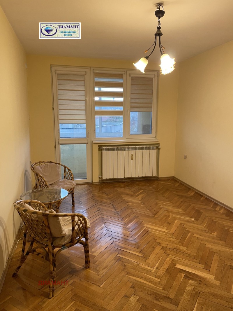 Издаје се  2 спаваће собе Русе , Центар , 95 м2 | 65055079 - слика [10]