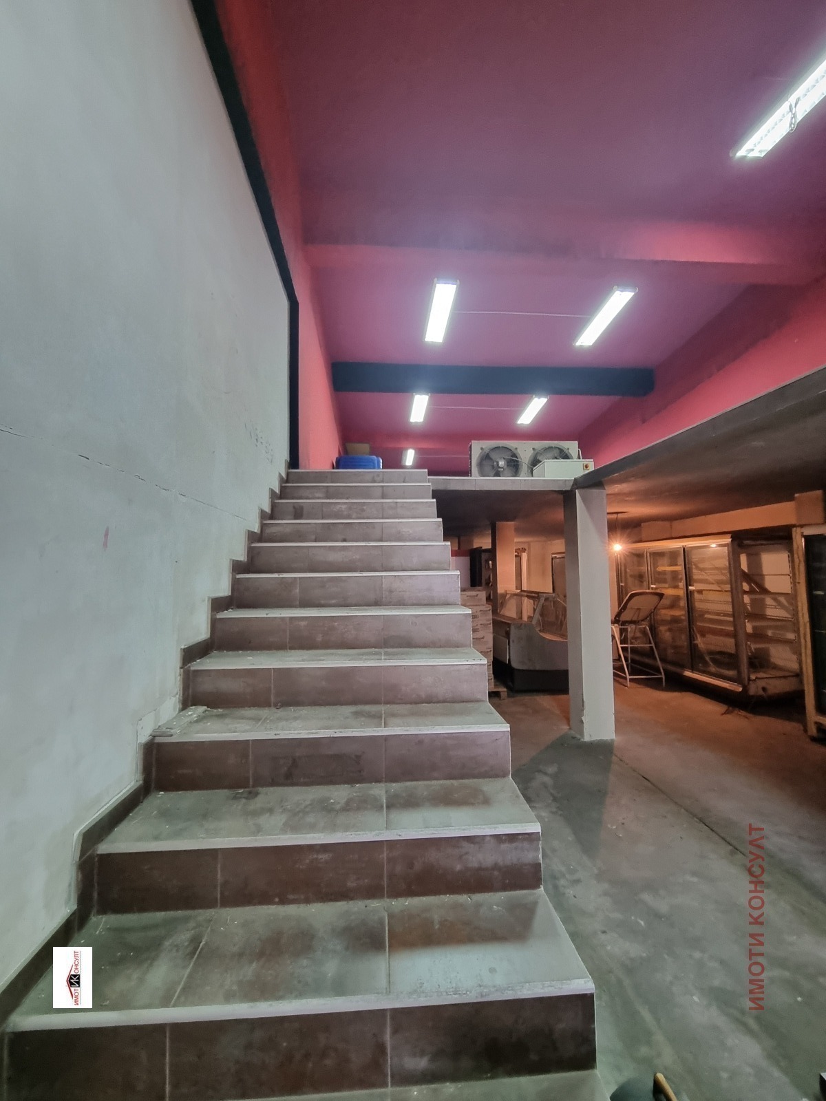 Дава под наем СКЛАД, гр. Велико Търново, Център, снимка 2 - Складове - 53673139