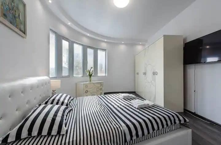 Дава под наем 3-СТАЕН, гр. Варна, Център, снимка 5 - Апартаменти - 53507208