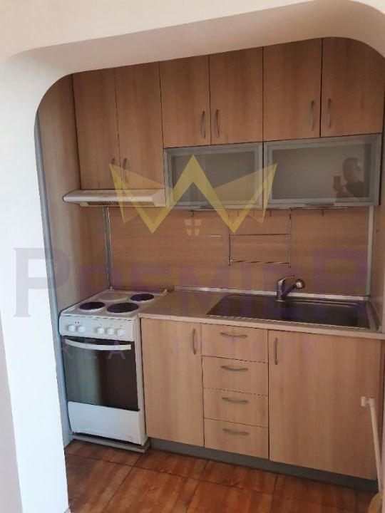 Дава под нем  2-стаен, град Варна, Цветен квартал •  400 EUR • ID 47473418 — holmes.bg - [1] 