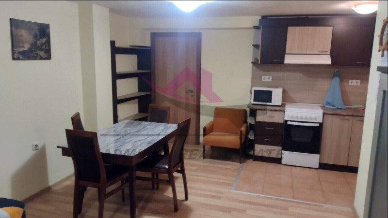 En renta  1 dormitorio Varna , Koljozen pazar , 55 metros cuadrados | 65757822