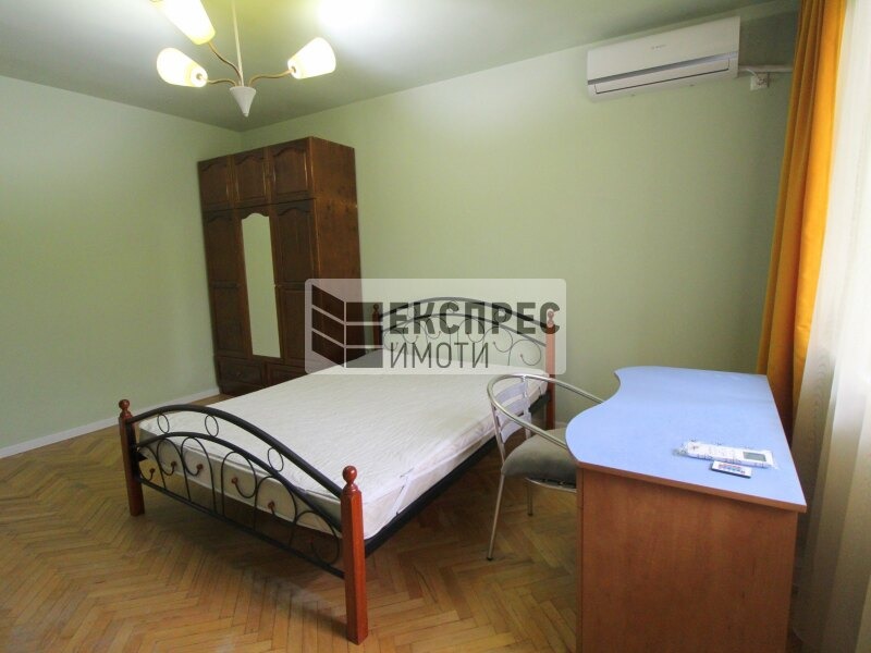 Дава под наем 4-СТАЕН, гр. Варна, Център, снимка 8 - Апартаменти - 53704757