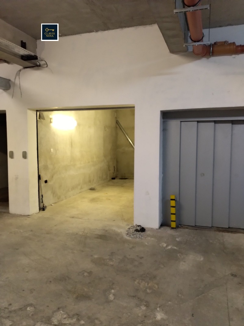 För uthyrning  Garage Sofia , Zona B-18 , 18 kvm | 17153930 - bild [3]