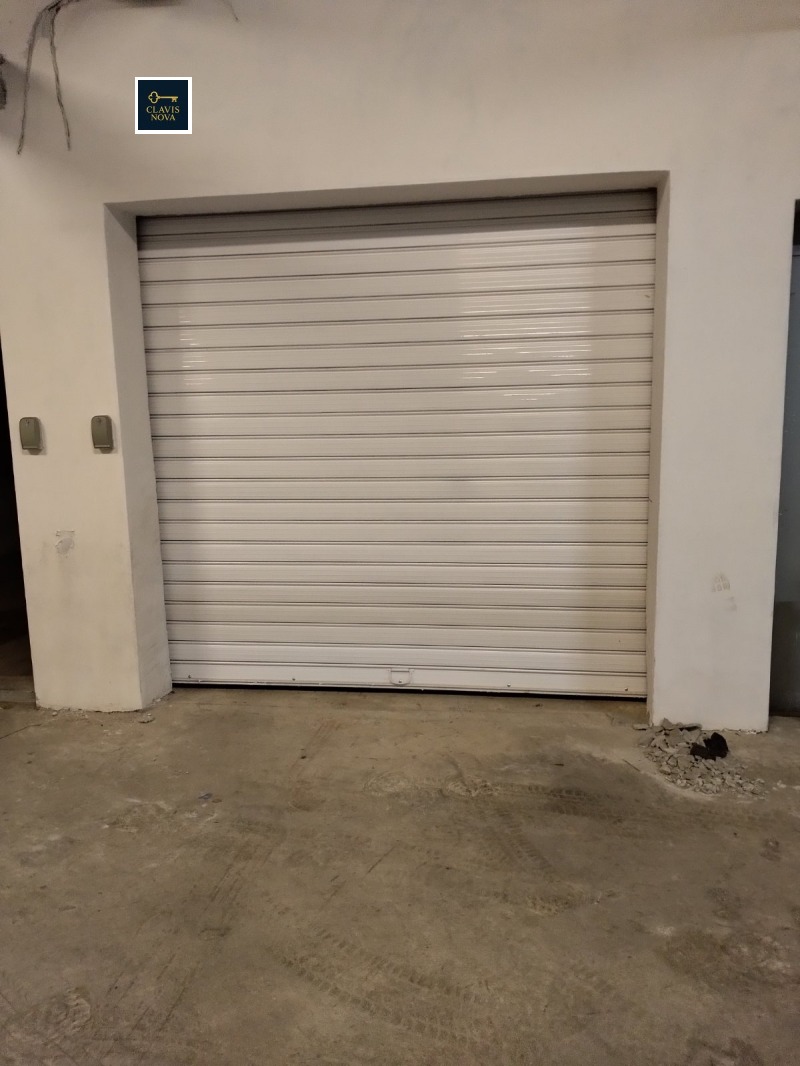 För uthyrning  Garage Sofia , Zona B-18 , 18 kvm | 17153930 - bild [2]