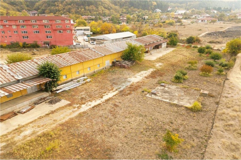 De inchiriat  Cladire industriala regiunea Blagoevgrad , Petrici , 1460 mp | 33314401 - imagine [3]