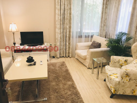 Дава под наем 2-СТАЕН, гр. София, Център