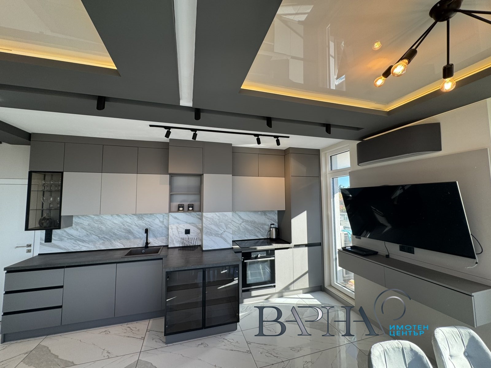 Дава под наем 3-СТАЕН, гр. Варна, Бриз, снимка 3 - Апартаменти - 52222593