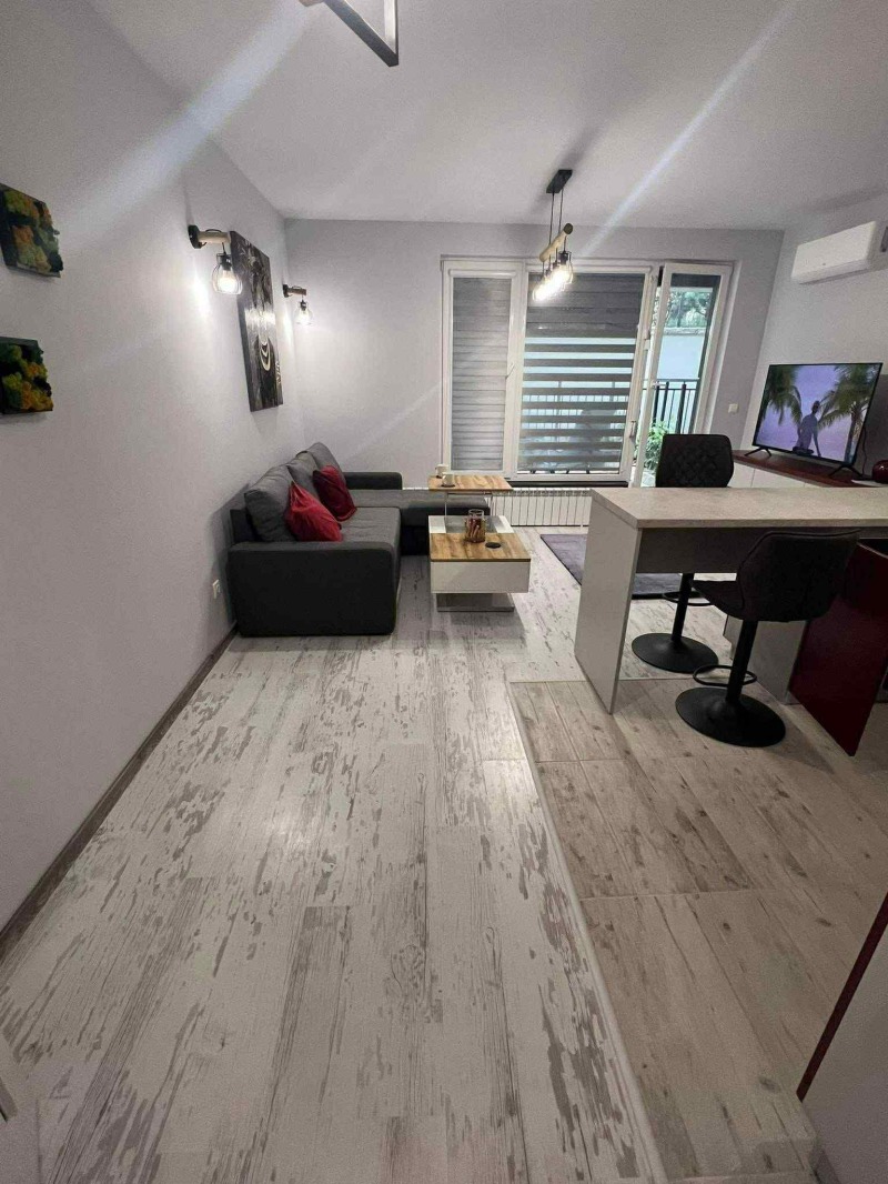 För uthyrning  Studio Sofia , Studentski grad , 40 kvm | 90880466