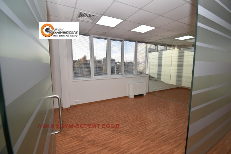 Издаје се  Канцеларија Софија , Младост 4 , 204 м2 | 10612994 - слика [12]